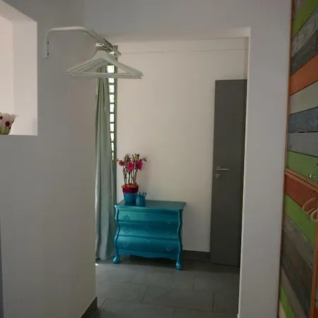 Schwarzes Schaf * クレーフェ